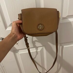 Tory burch handbag crossbody light brown in good condition.